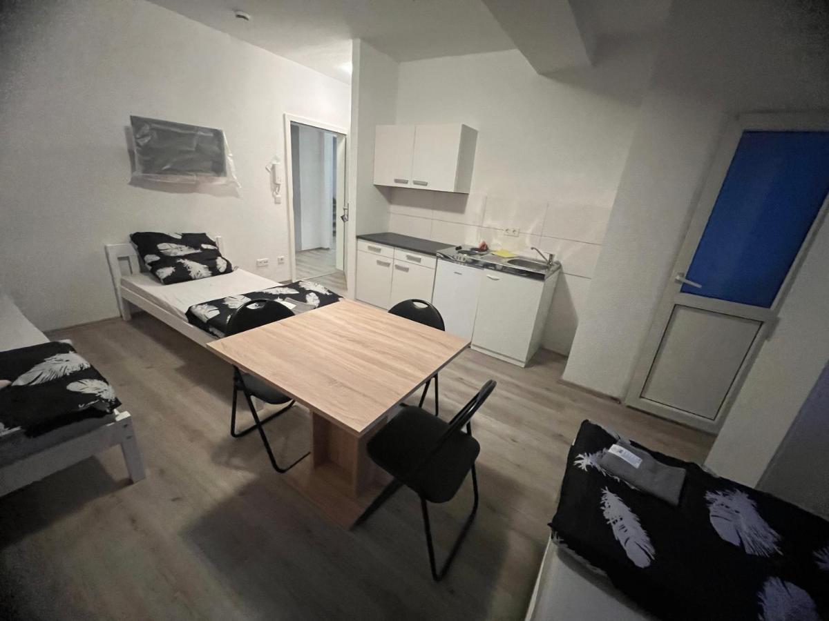 Top Monteurzimmer Duisburg Luaran gambar
